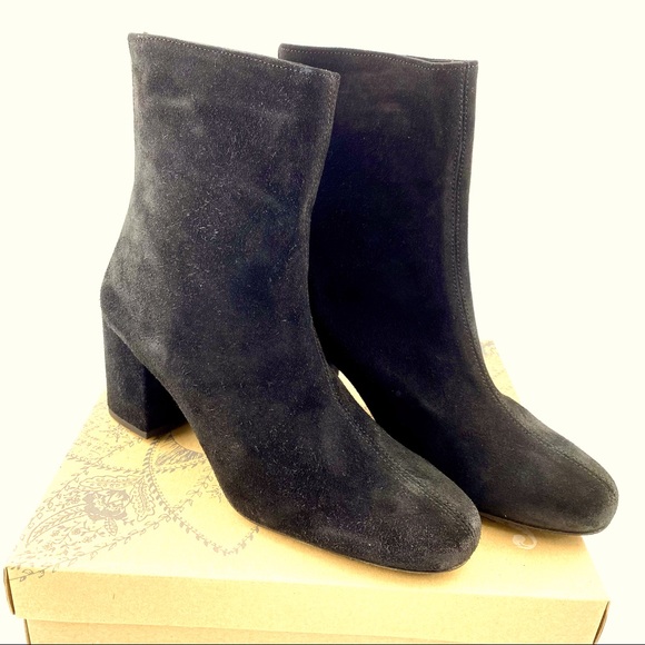 Free People Cecile Block Heel black suede Bootie - Picture 11 of 12